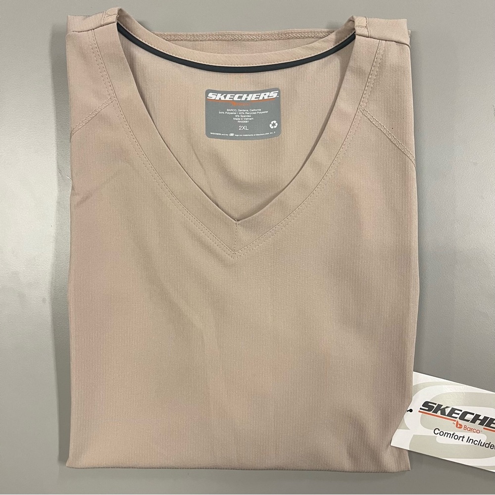 NWT Sketchers Barco Khaki 2 Pocket Women’s Scrub Top Size 2XL